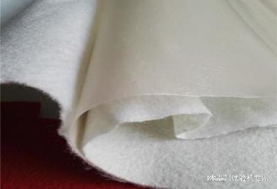 土工布拉力測(cè)試機(jī)的力學(xué)試驗(yàn) 針刺無(wú)紡布的強(qiáng)度與變形特性分析